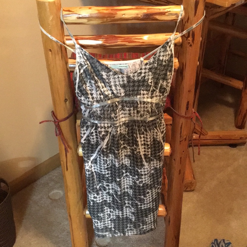 Maurices lg top black green and white